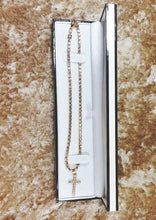 Cargar imagen en el visor de la galería, cross-necklace-with-complementary-box
